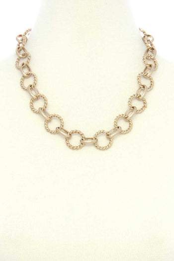 Twisted Circle Link Necklace - Deals Kiosk
