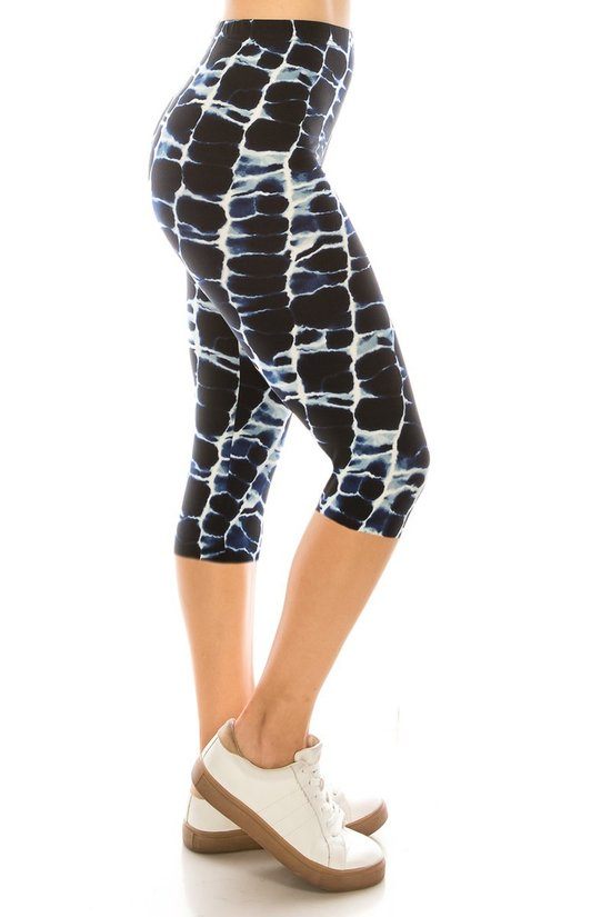 Abstract Print, High Waisted Capri Leggings In A Fitted Style With An Elastic Waistband. - Deals Kiosk