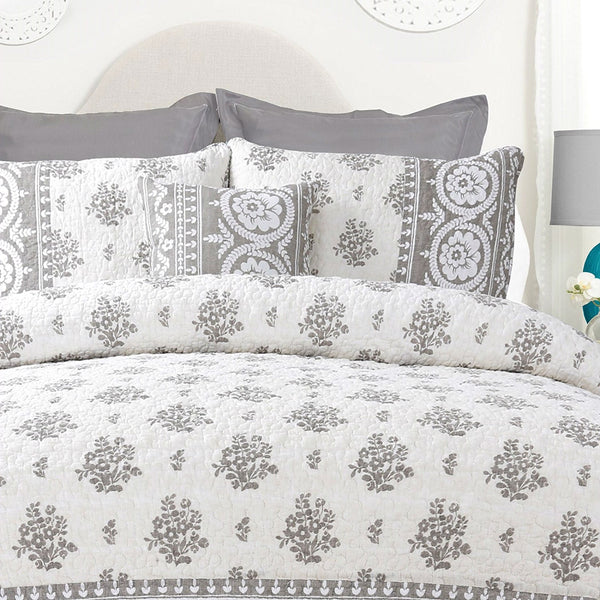 King 4-Piece Reversible Floral Cotton Quilt Set with Decorative Pillow and 2 Shams - Deals Kiosk