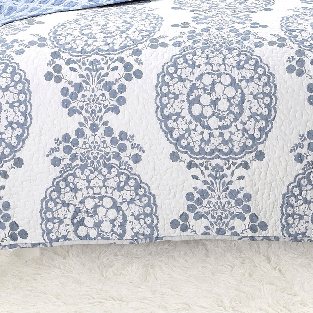 King 3-Piece Reversible Cotton Quilt Set with White Blue Floral Medallion Design - Deals Kiosk